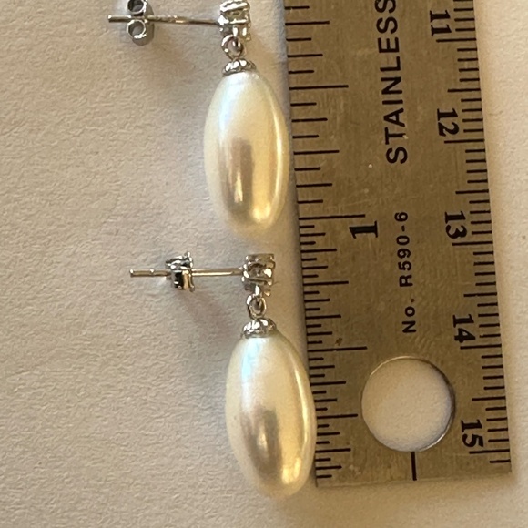 White Oval High Quality Cultured Pearls with CZ 925 Sterling Silver - Picture 6 of 6